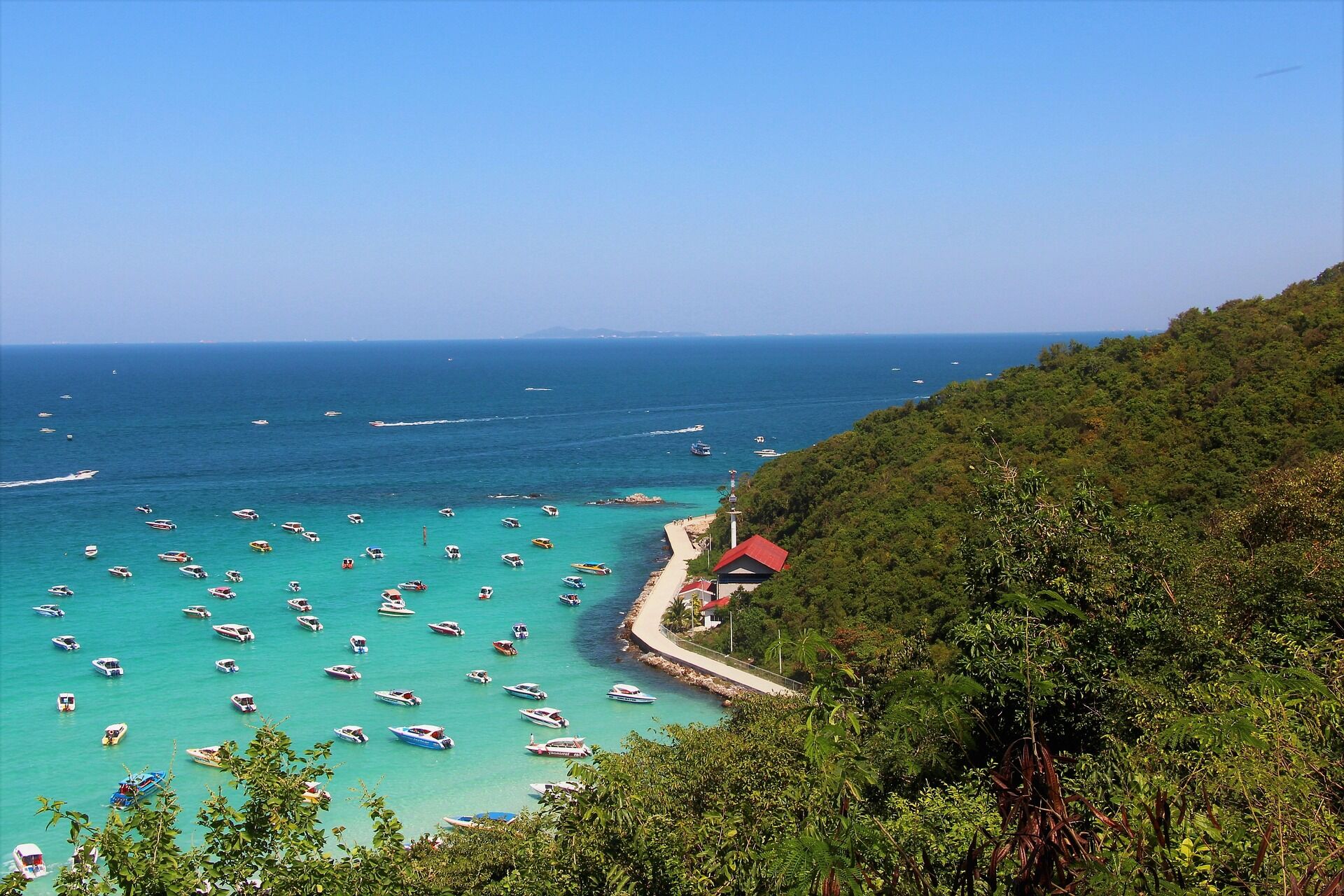 Start your journey with Pattaya’s vibrant glow